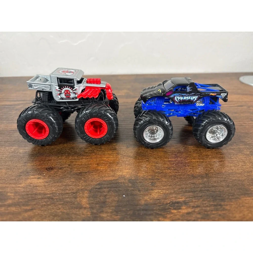Hot Wheels Monster Trucks Lot of 7 Grave Digger Predator Raptor All Beefed Up